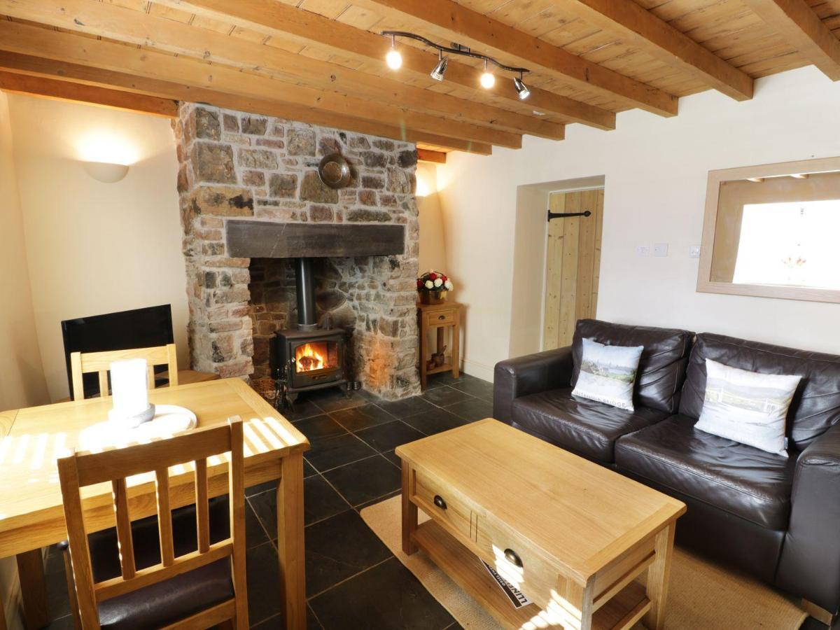 Menai Cottage Llanfairpwllgwyngyll Eksteriør billede
