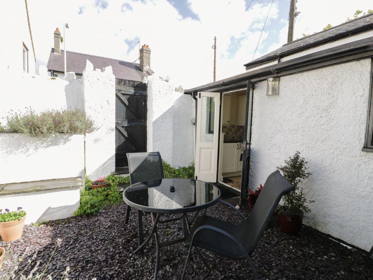 Menai Cottage Llanfairpwllgwyngyll Eksteriør billede